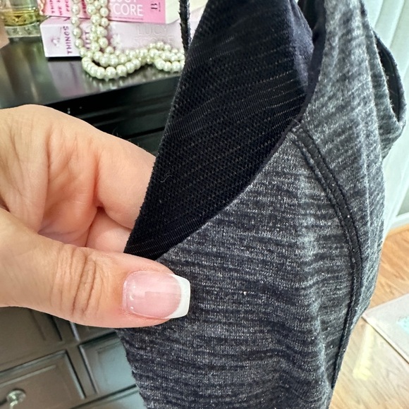 Lululemon Run For Gold Black Tank Built-In Bra with removable pads Size 4 - Picture 9 of 16